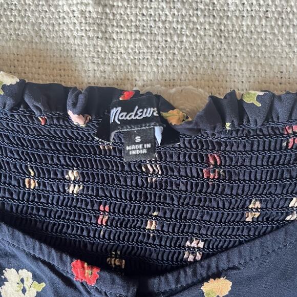 Madewell Ember Floral Button Down Blouse
Top Smocked Back Size small - Picture 4 of 7